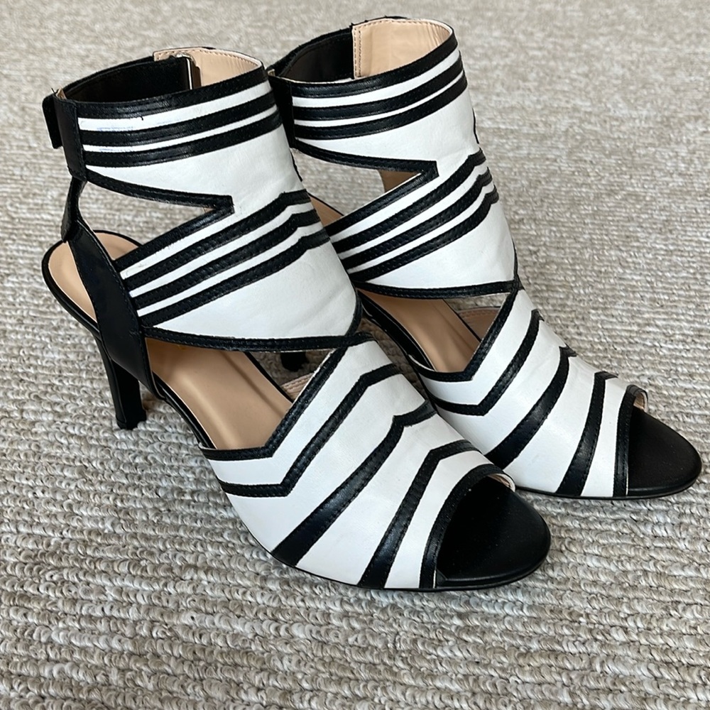 TINSTREE unique black and white stripped heels!!
